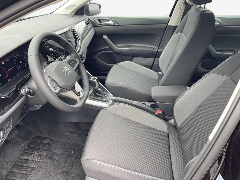 Gebraucht VW Polo Life 95 PS (69 kW) 2025 Deepblack perleffekt Limousine