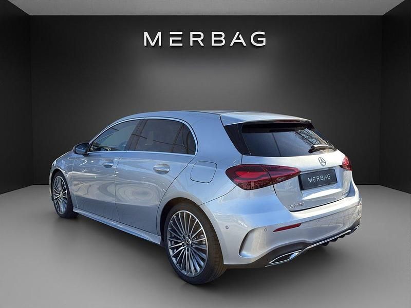 Neu Mercedes A220 190 PS (139 kW) 2025 Silber Limousine