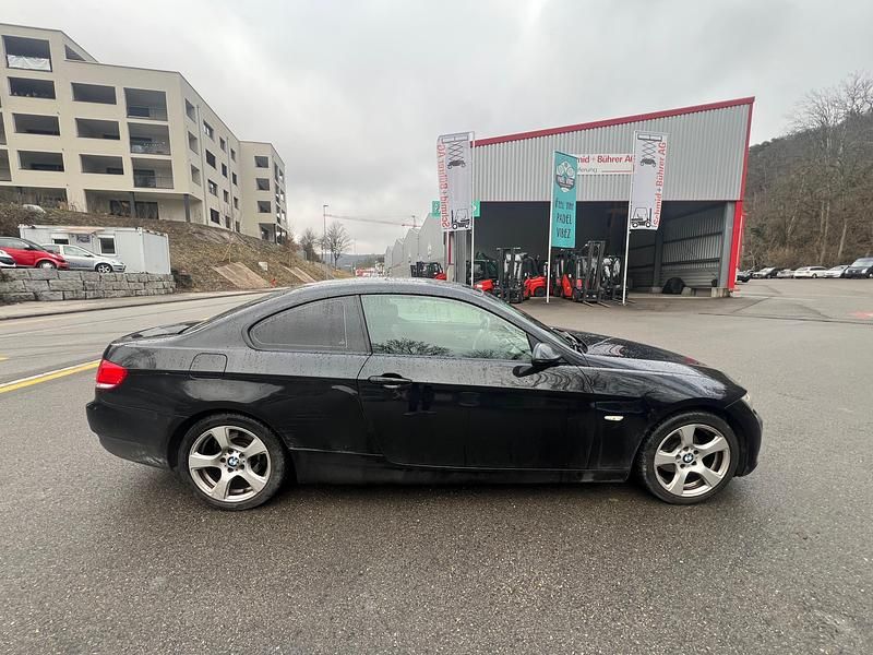 Gebraucht BMW 320 170 PS (125 kW) 2009 Coupé