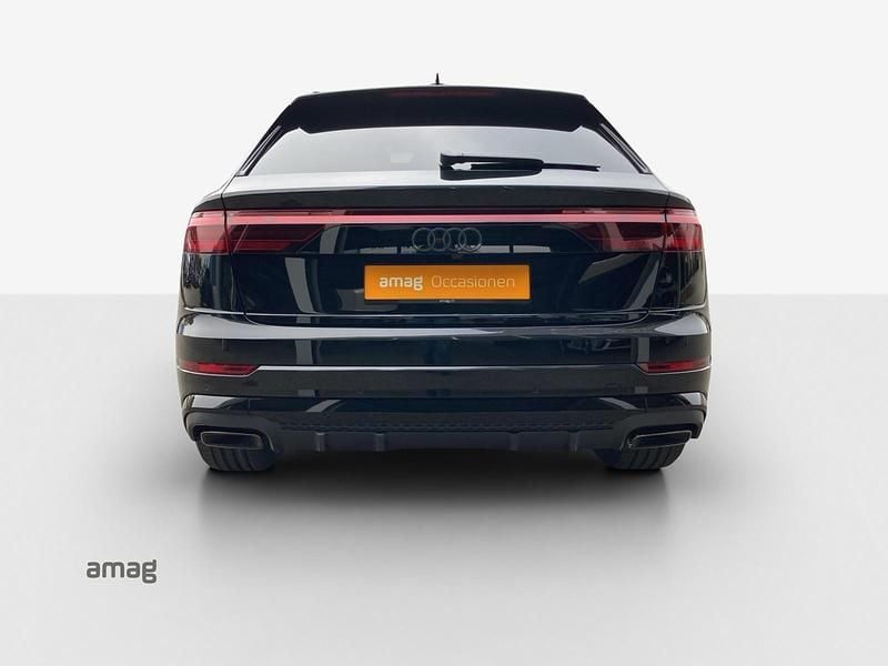 Gebraucht Audi Q8 Ambiente 394 PS (289 kW) 2024 Mythosschwarz metallic SUV