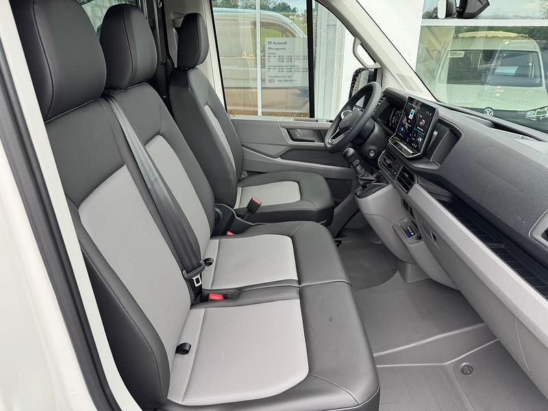 Neu VW Crafter 140 PS (102 kW) 2025 Van