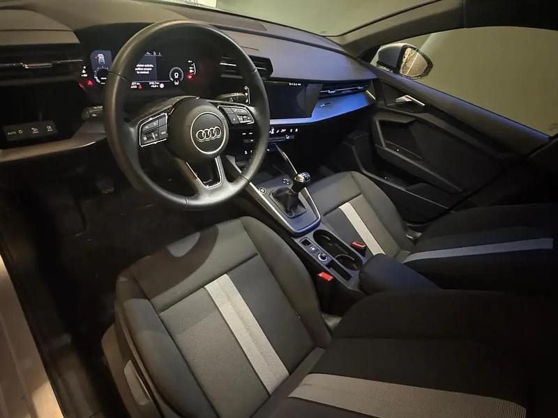 Gebraucht Audi A3 Attraction 150 PS (110 kW) 2026 Gray