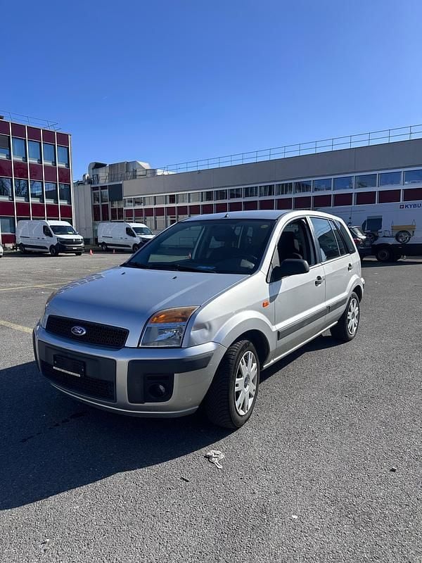 Gebraucht Ford Fusion 101 PS (74 kW) 2010 Kleinwagen