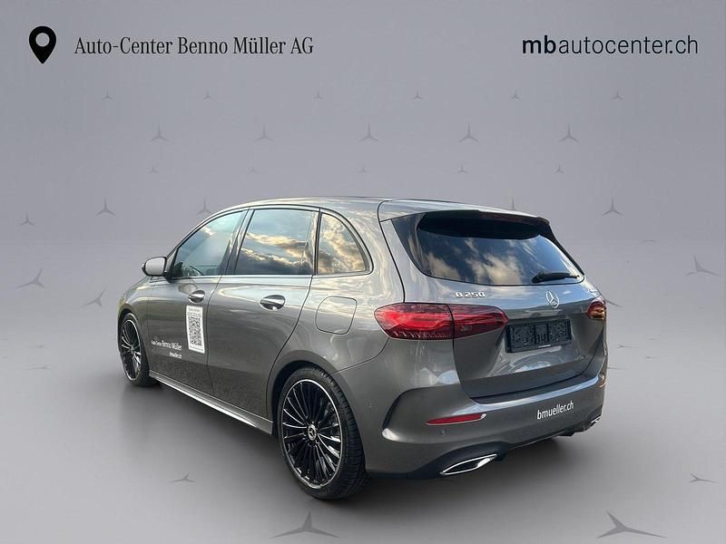 Gebraucht Mercedes B250e AMG line 238 PS (175 kW) 2025 Grau Van / Kleinbus