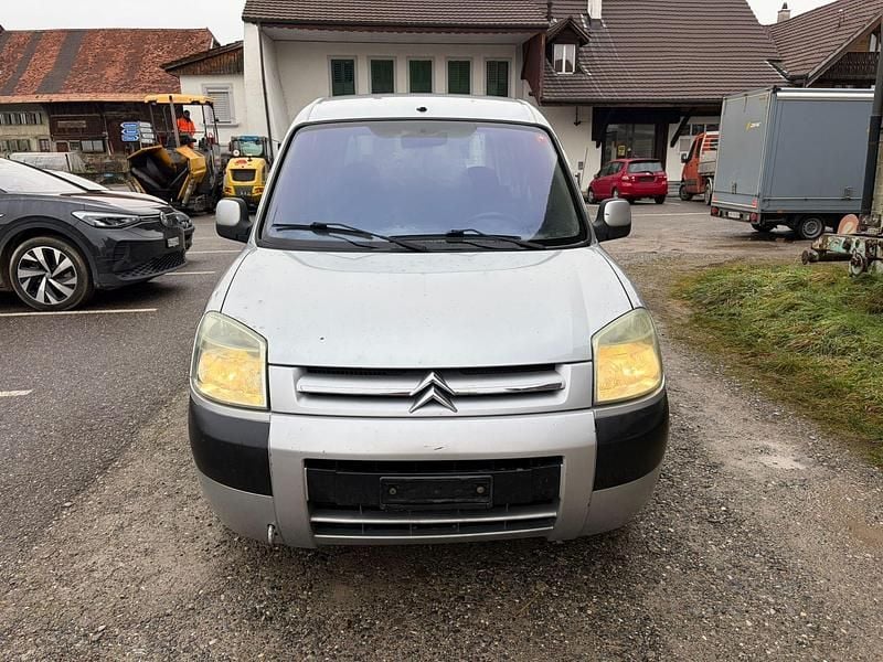 Gebraucht 2005 Citroën Berlingo Van / Kleinbus | CHF 2’599 (Etwas zu teuer) - Bild 1/4
