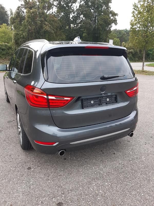 Gebraucht BMW 220 Gran Tourer Sport Line 190 PS (139 kW) 2018 Van / Kleinbus