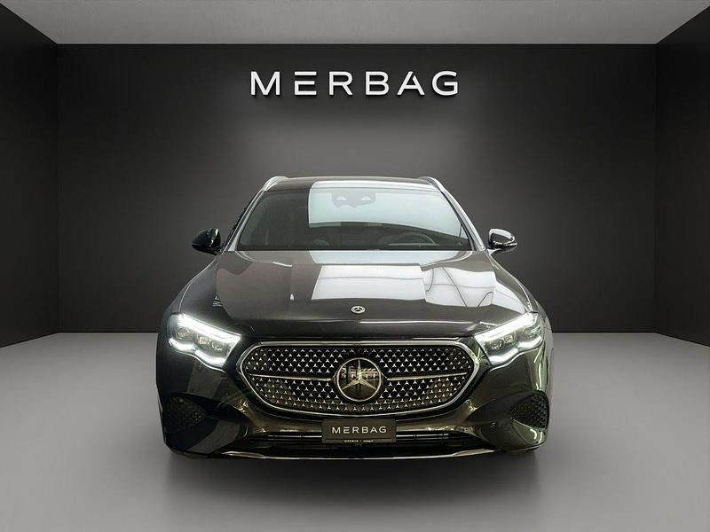 Gebraucht Mercedes E300 Avantgarde 194 PS (142 kW) 2024 Grau Kombi