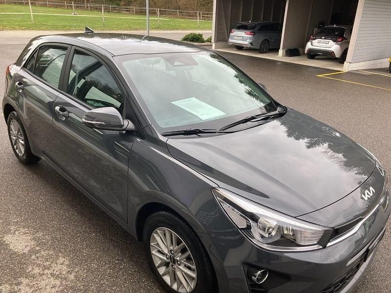 Gebraucht Kia Rio 100 PS (73 kW) 2023 Limousine