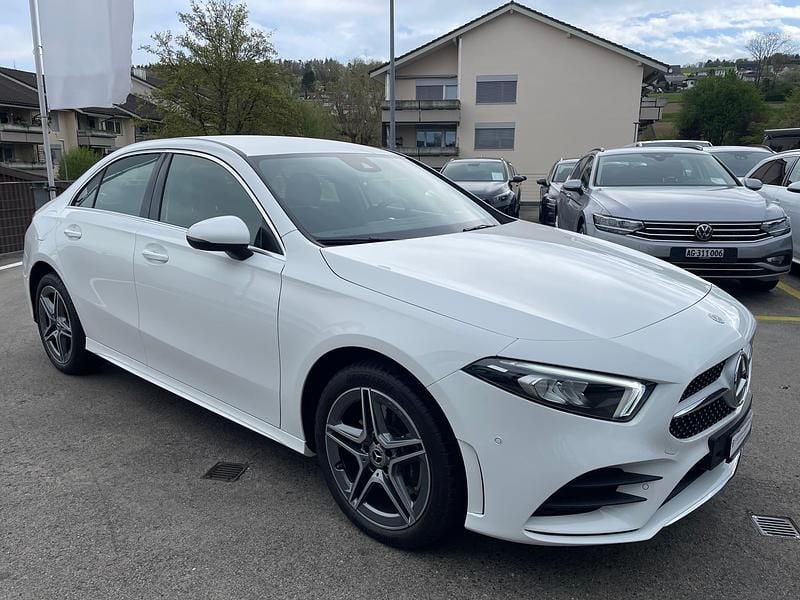 Gebraucht Mercedes A250 AMG line 160 PS (117 kW) 2022 Weiss Limousine