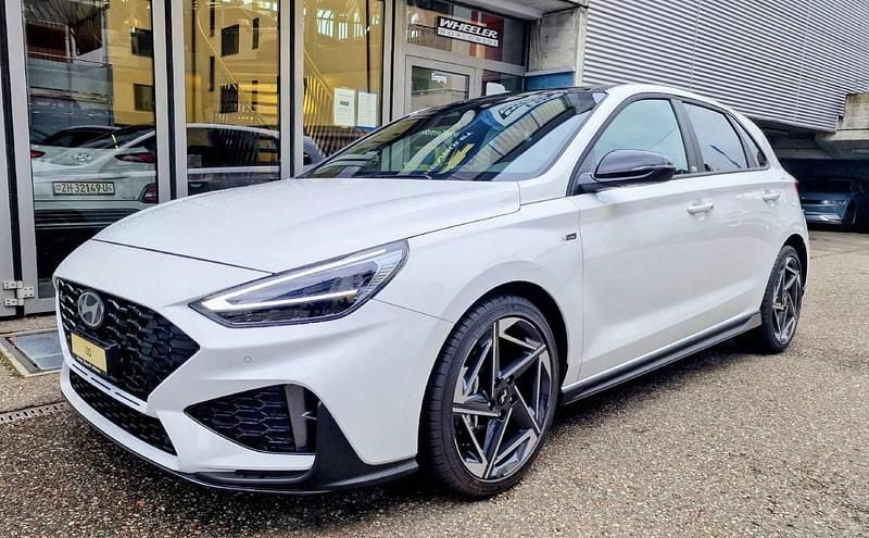 Weiss Neu 2025 Hyundai i30 N Line Limousine | CHF 35’750 (Teuer) - Bild 1/4
