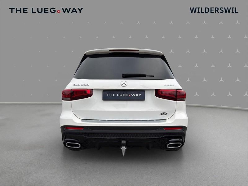 Gebraucht Mercedes GLB200 AMG line 163 PS (119 kW) 2023 Weiss SUV