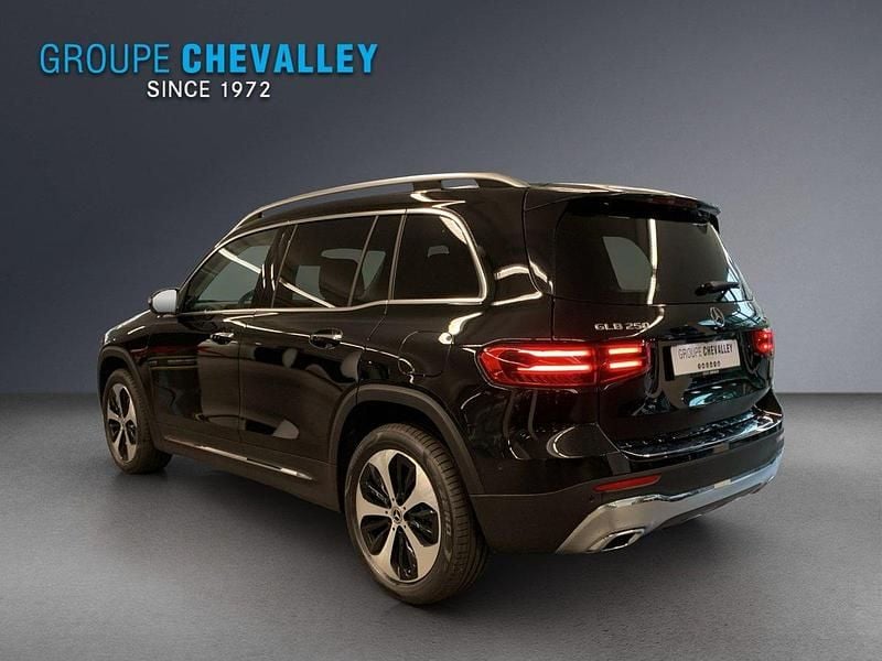 Neu Mercedes GLB250 224 PS (164 kW) 2025 Schwarz SUV
