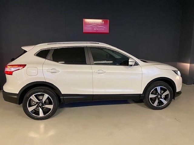 Gebraucht Nissan Qashqai Acenta 115 PS (84 kW) 2016 Weiss SUV