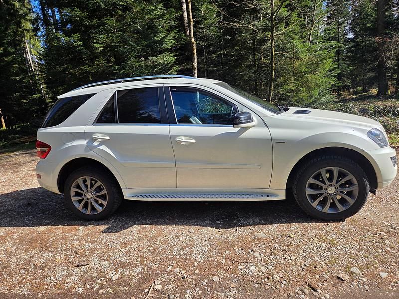 Gebraucht Mercedes ML350 231 PS (169 kW) 2010 SUV
