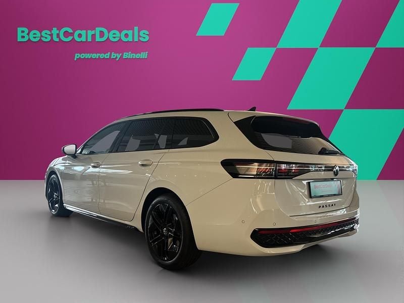 Gebraucht VW Passat R-line 193 PS (141 kW) 2025 Weiss Kombi