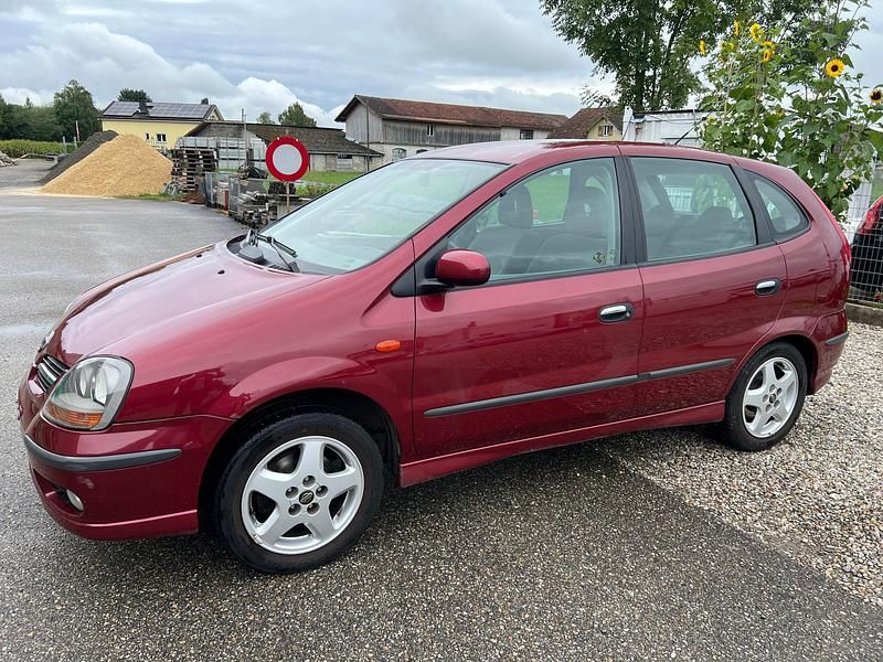 Gebraucht Nissan Almera Tino Comfort 114 PS (83 kW) 2001 Van / Kleinbus