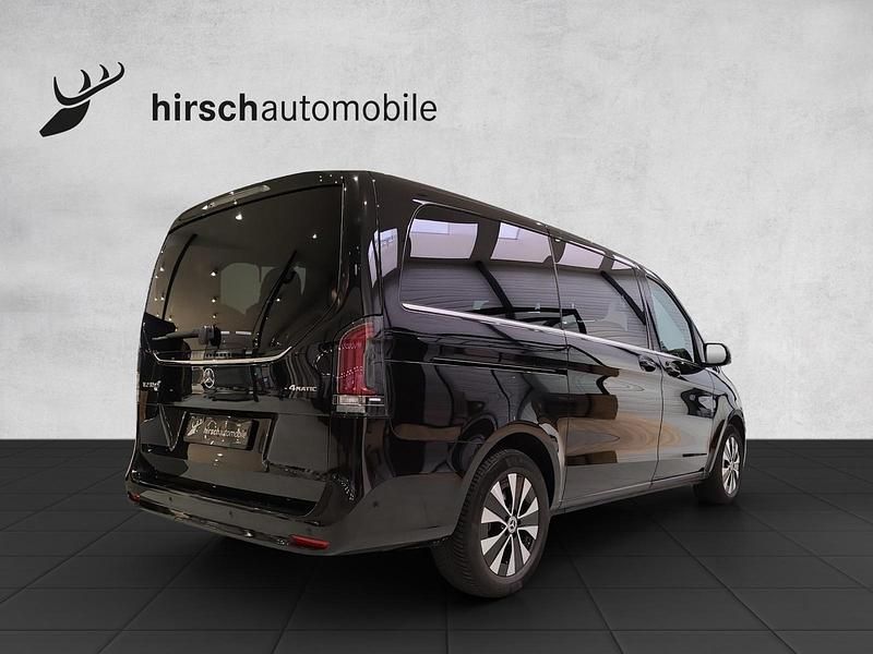 Gebraucht Mercedes V250 Avantgarde 190 PS (139 kW) 2024 Schwarz Van / Kleinbus