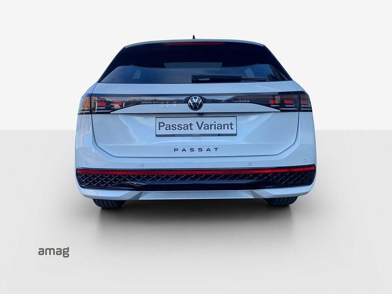 Neu VW Passat R-line 193 PS (141 kW) 2025 Oryxwhite perlmutteffekt  dachlackierung schwarz uni Kombi