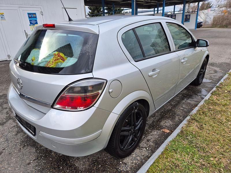 Gebraucht Opel Astra Enjoy 115 PS (84 kW) 2009
