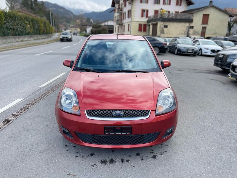 Gebraucht Ford Fiesta Ghia 101 PS (74 kW) 2007 Kleinwagen