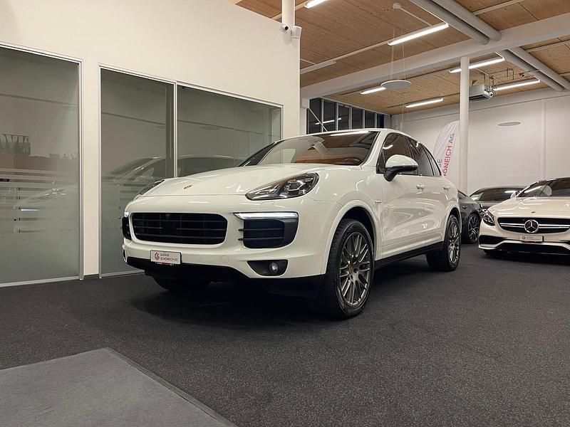 Weiss Gebraucht 2016 Porsche Cayenne SUV | CHF 32’900 (Superpreis) - Bild 1/4
