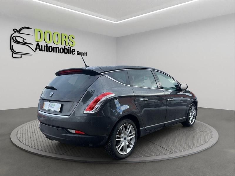 Gebraucht Lancia Delta 200 PS (147 kW) 2011 Kleinwagen