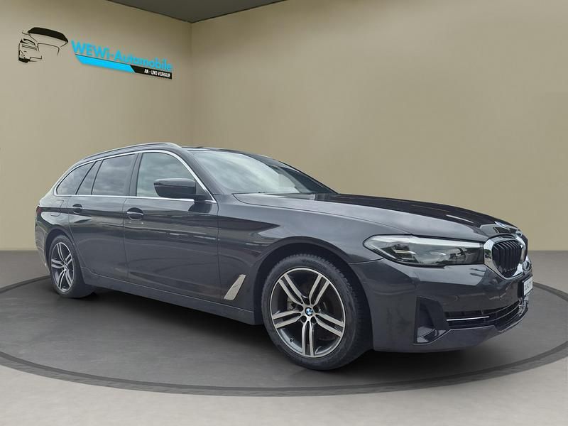 Grau Gebraucht 2022 BMW 520 Sport Line Kombi | CHF 39’895 (Fairer Preis) - Bild 1/4