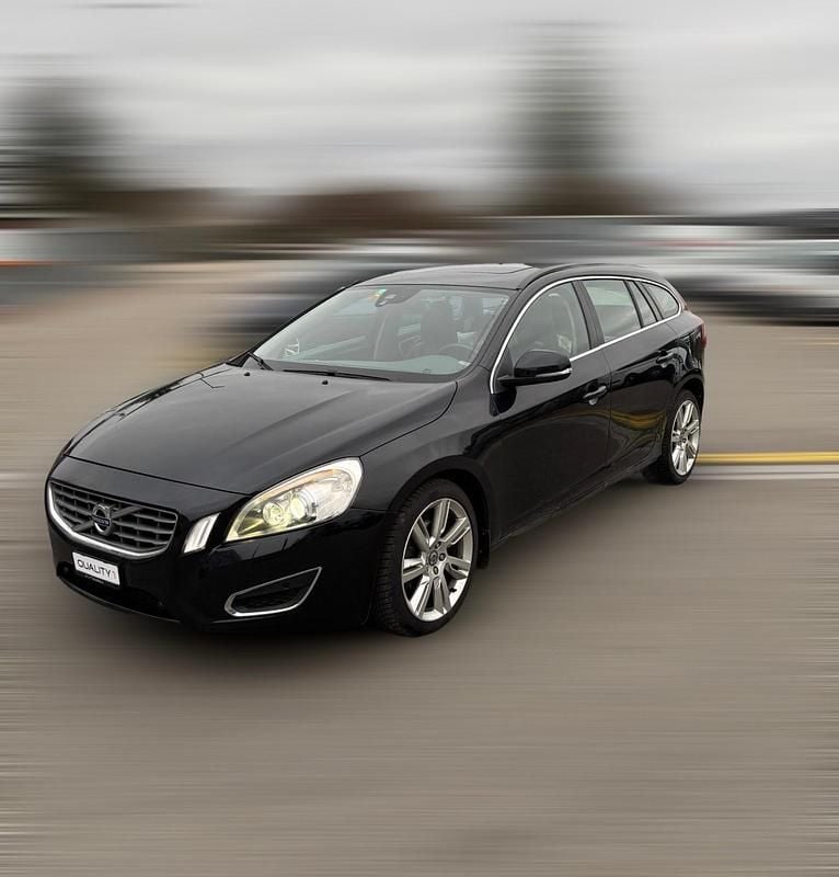 Gebraucht 2013 Volvo V60 Summum Kombi | CHF 9’500 - Bild 1/4