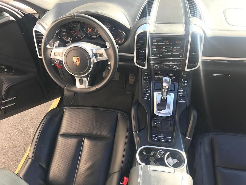 Gebraucht Porsche Cayenne 300 PS (220 kW) 2011 SUV