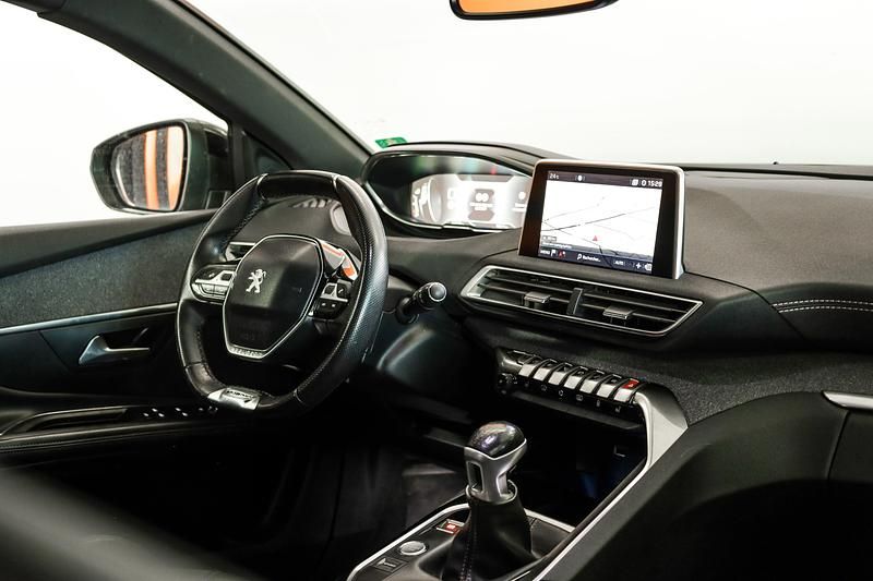 Gebraucht Peugeot 5008 Allure 150 PS (110 kW) 2017 Van / Kleinbus