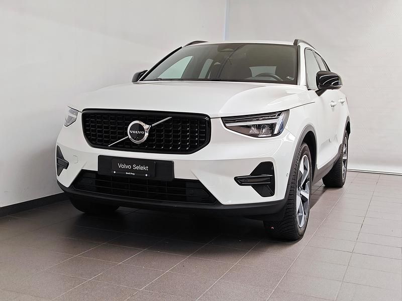 Gebraucht Volvo XC40 Plus 211 PS (155 kW) 2024 Weiss SUV