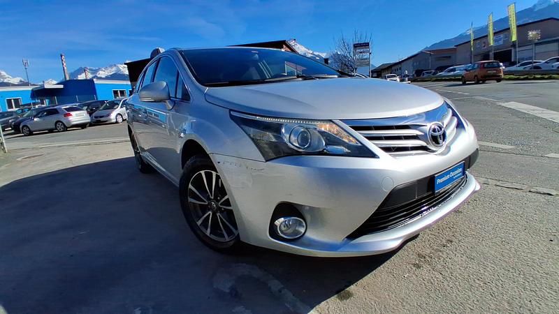 Gebraucht Toyota Avensis Premium 152 PS (111 kW) 2013 Kombi