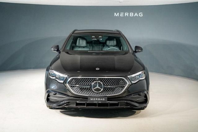 Gebraucht Mercedes E220 197 PS (144 kW) 2024 Schwarz Kombi