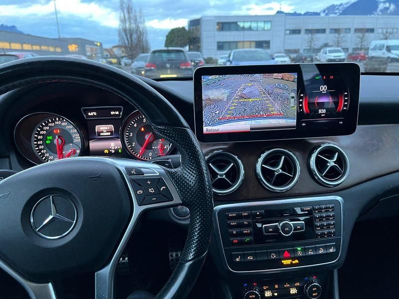 Gebraucht Mercedes GLA250 AMG line 211 PS (155 kW) 2015 SUV