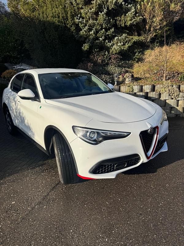 Gebraucht 2018 Alfa Romeo Stelvio Executive SUV | CHF 19’900 (Superpreis) - Bild 1/4