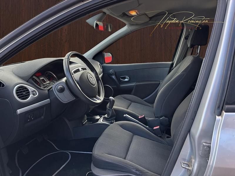 Gebraucht Renault Clio II Expression 101 PS (74 kW) 2011