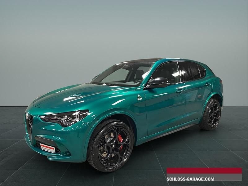 Grün Neu 2025 Alfa Romeo Stelvio Quadrifoglio SUV | CHF 111’900 - Bild 1/4
