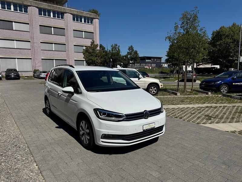 Gebraucht VW Touran Comfortline 150 PS (110 kW) 2020 Van / Kleinbus
