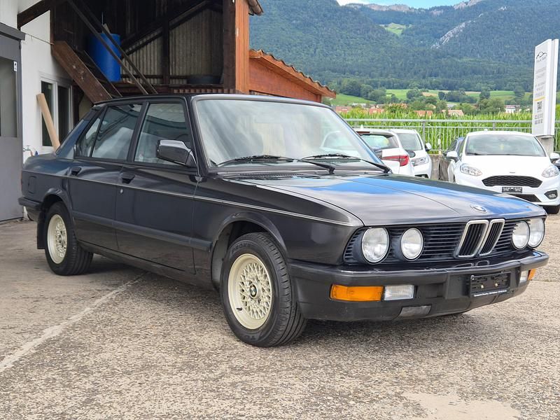 Gebraucht BMW 520 129 PS (94 kW) 1987