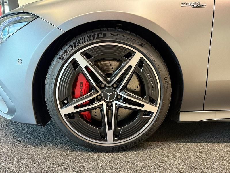 Gebraucht Mercedes CLA45 AMG AMG 421 PS (309 kW) 2024 Limousine