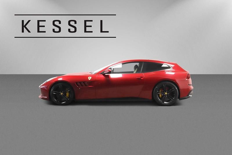 Gebraucht Ferrari GTC4Lusso 690 PS (507 kW) 2017 Rot Kombi