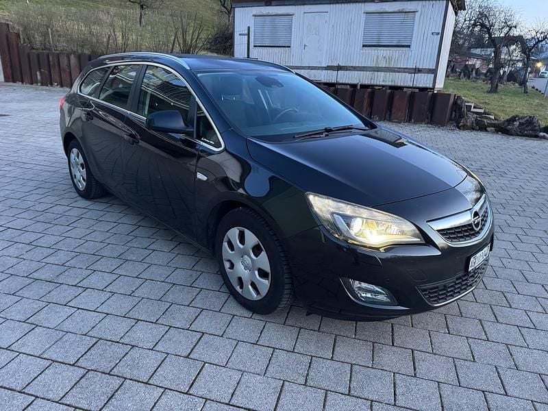 Gebraucht Opel Astra Sport 180 PS (132 kW) 2012