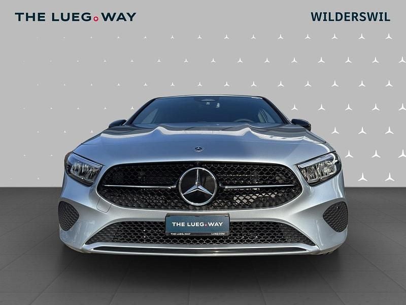 Gebraucht Mercedes A200 AMG line 177 PS (130 kW) 2025 Silber Limousine