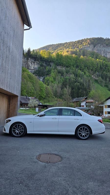 Gebraucht Mercedes E220 AMG line 194 PS (142 kW) 2020