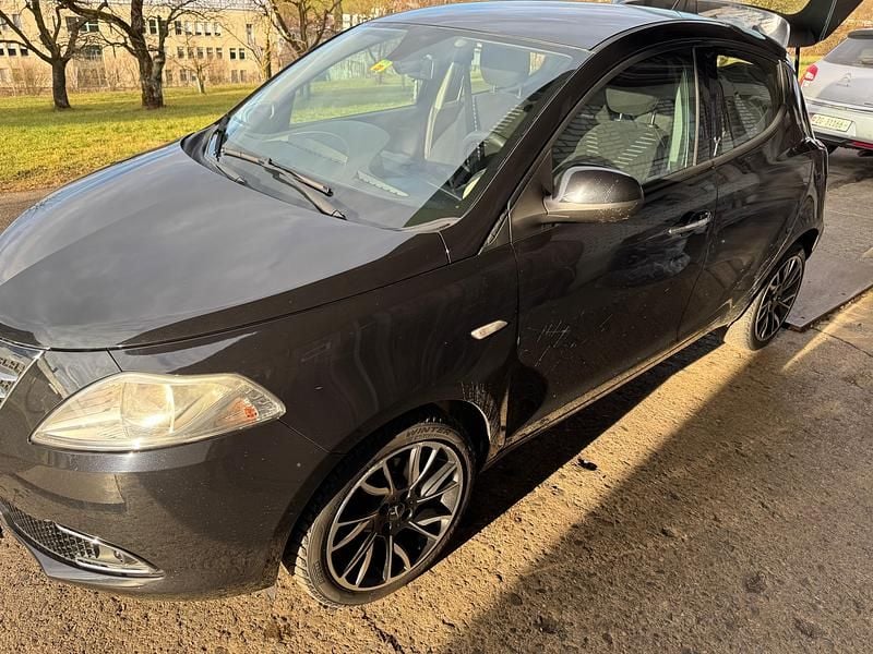 Gebraucht Lancia Ypsilon Platinum 85 PS (62 kW) 2012 Kleinwagen