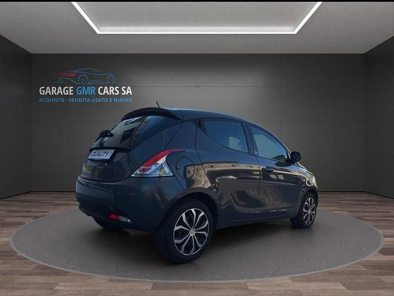 Gebraucht Lancia Ypsilon 69 PS (50 kW) 2015 Kleinwagen
