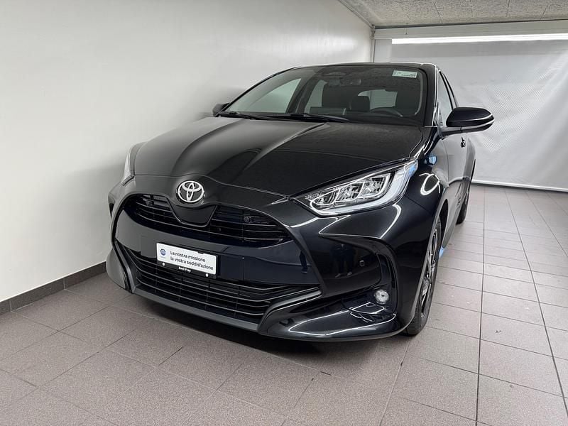 Schwarz Neu 2025 Toyota Yaris Hybrid Trend Limousine | CHF 28’980 (Etwas zu teuer) - Bild 1/4