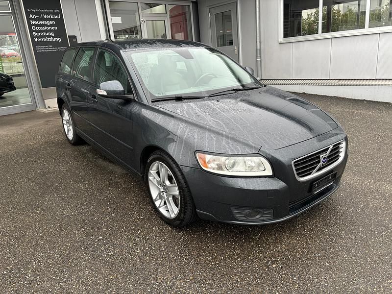 Gebraucht Volvo V50 Momentum 136 PS (100 kW) 2010 Kombi