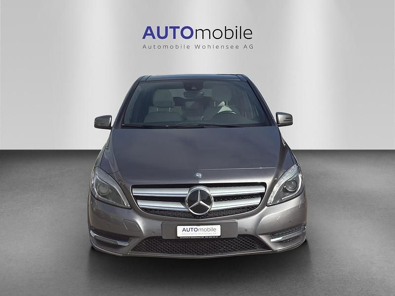 Gebraucht Mercedes B250 211 PS (155 kW) 2014 Van / Kleinbus