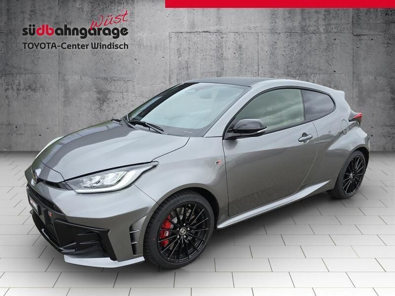 Grau Gebraucht 2024 Toyota Yaris Sport Limousine | CHF 49’950 - Bild 1/4